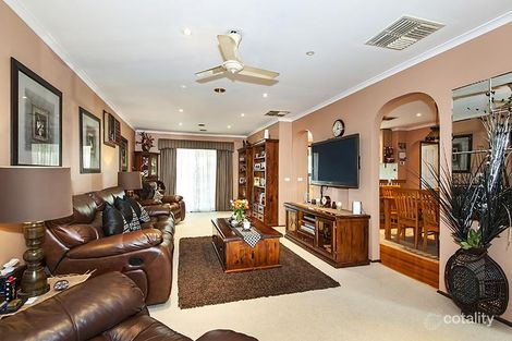 Property photo of 4 Shannon Place Mill Park VIC 3082