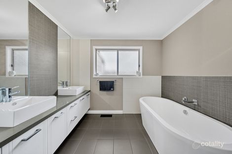 Property photo of 4 Par Court Darley VIC 3340