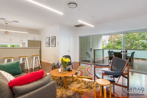 Property photo of 33 Kenmore Road Kenmore QLD 4069