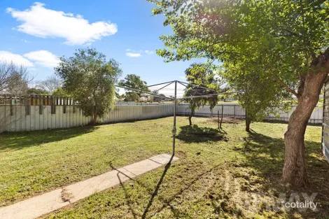 Property photo of 27 Jack Avenue Mount Austin NSW 2650