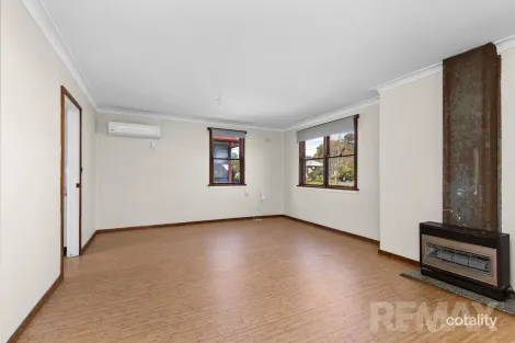 Property photo of 27 Jack Avenue Mount Austin NSW 2650