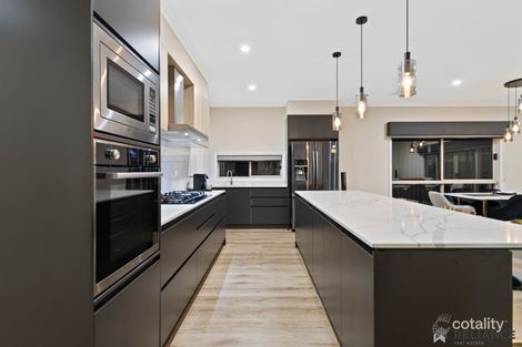 Property photo of 8 Cuttlefish Circuit Tarneit VIC 3029
