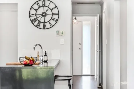 Property photo of 33 Adel Circuit Huntfield Heights SA 5163