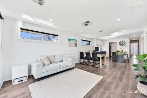 Property photo of 33 Adel Circuit Huntfield Heights SA 5163