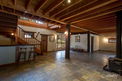 Property photo of 18 John Court Haddon VIC 3351