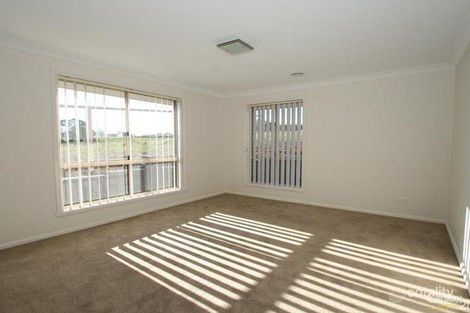 Property photo of 63 Botanic Way Orange NSW 2800