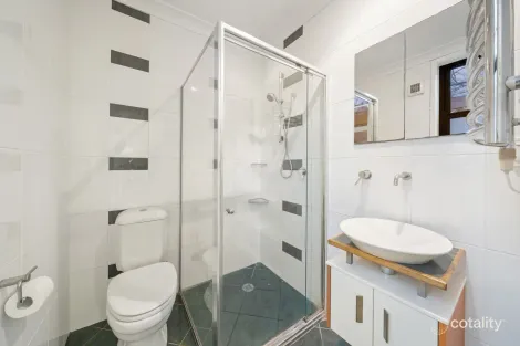 Property photo of 13 Belconnen Way Weetangera ACT 2614