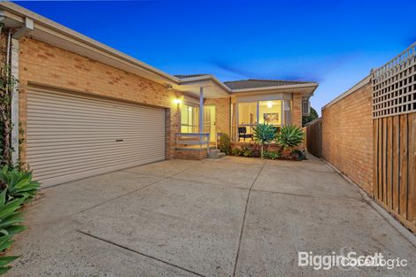 Property photo of 2/672 Waverley Road Glen Waverley VIC 3150