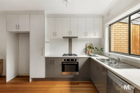 Property photo of 2/243 Pascoe Vale Road Essendon VIC 3040