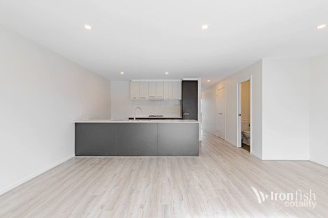 Property photo of 16 Stonewood Circuit Hadfield VIC 3046