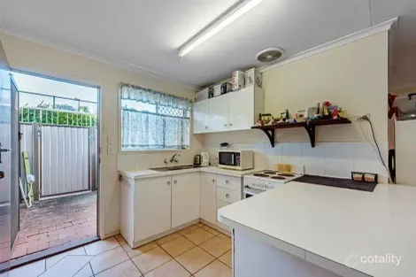 Property photo of 19 Back Street Biggera Waters QLD 4216