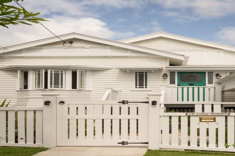 Property photo of 18 Lugg Street Bardon QLD 4065