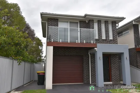 4a Amarina Ave, Bass Hill, NSW 2197