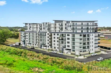 102a/2 Calabria Lane, Prairiewood, NSW 2176