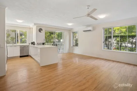 2/27-29 Walton St, Southport, QLD 4215