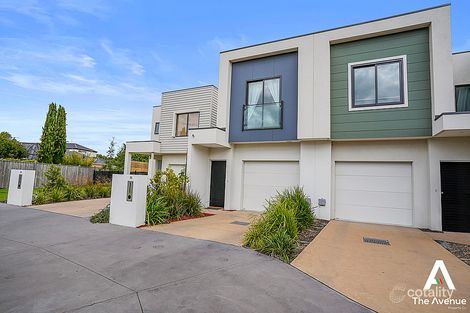 Property photo of 25 Hardy Loop Keysborough VIC 3173