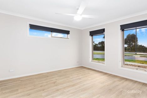 Property photo of 63 Pinnacle Drive Pakenham VIC 3810