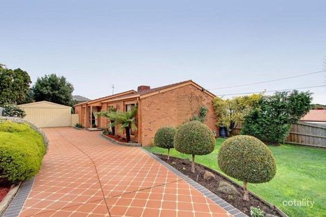 33 Campaspe Dr, Croydon Hills, VIC 3136