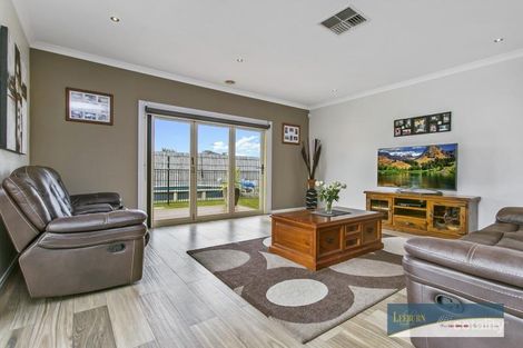 Property photo of 35 Border Boulevard Sunbury VIC 3429