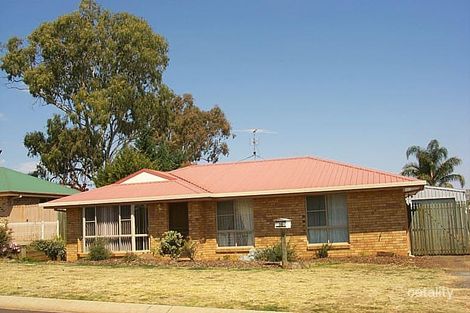 Property photo of 16 Honeysuckle Drive Glenvale QLD 4350