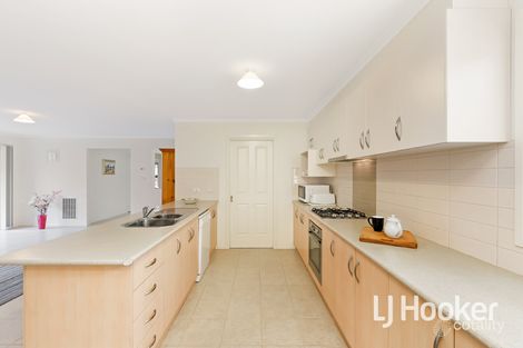 Property photo of 30 Domino Way Hampton Park VIC 3976