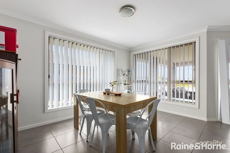 Property photo of 50 Craighill Crescent Cameron Park NSW 2285