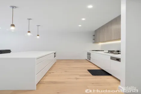 Property photo of 51 Stables Circuit Doncaster VIC 3108
