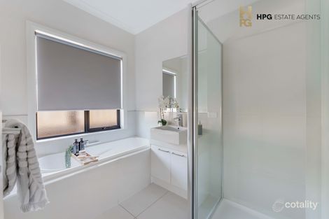 Property photo of 2/11 Patho Court Westmeadows VIC 3049