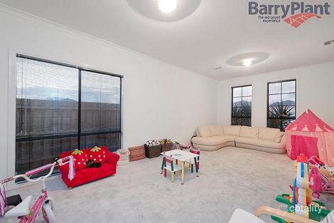 Property photo of 13 Langbourne Court Point Cook VIC 3030