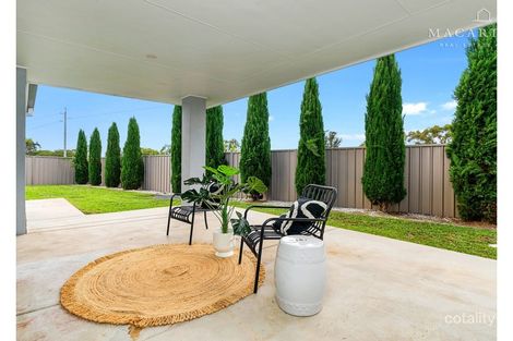Property photo of 2/8 Kellerman Crescent Boorooma NSW 2650