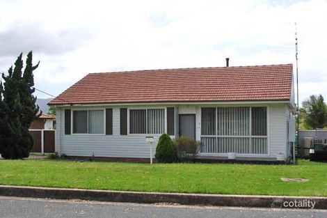 1 Gloucester Cres, Dapto, NSW 2530
