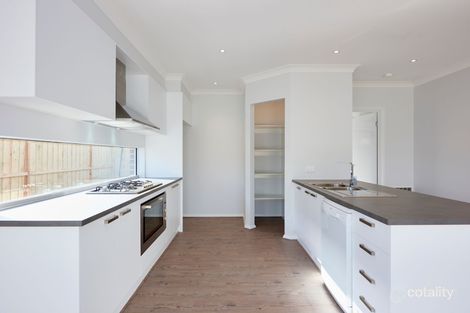 Property photo of 28 Grisham Drive Officer VIC 3809