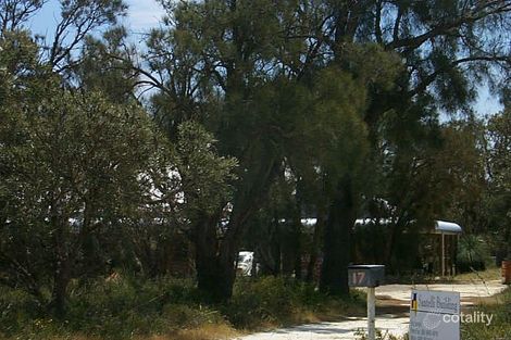 17 Honeysuckle Gr, Carramar, WA 6031