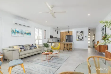 Property photo of 2/9 Sapphire Street Hollywell QLD 4216