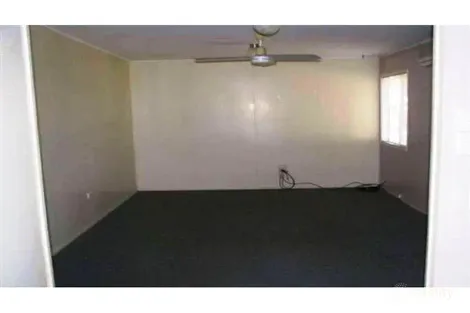 Property photo of 17 Hannah Crescent Dysart QLD 4745