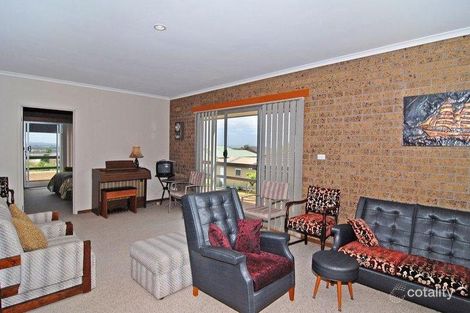 Property photo of 10 Loupe Crescent Leopold VIC 3224