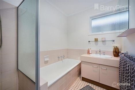 Property photo of 4 Callibris Court Keysborough VIC 3173