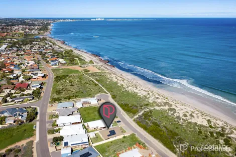 Property photo of 12 Seastar Cove Sunset Beach WA 6530