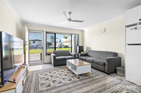2/13f Wyndham Ave, Southport, QLD 4215