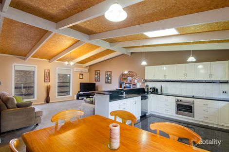 Property photo of 14 Lemana Court Mount Gambier SA 5290