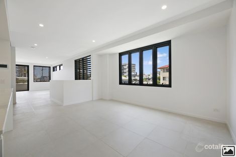 Property photo of 2/1 Twenty Fourth Avenue Palm Beach QLD 4221