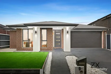 9 Beavers St, Mickleham, VIC 3064