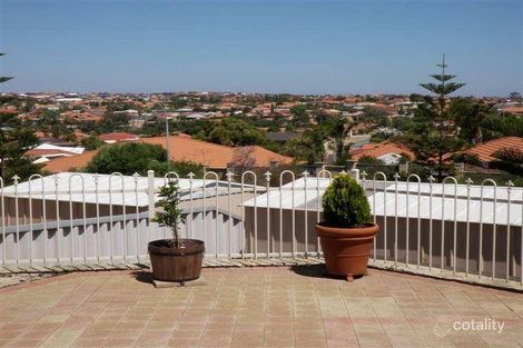 Property photo of 21 Stenton Gardens Kinross WA 6028