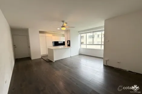 Property photo of 4/15 Pacific Street Main Beach QLD 4217