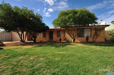 5 Bull Pl, Queens Park, WA 6107