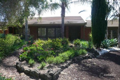 15 Rainbow Rd, Warracknabeal, VIC 3393