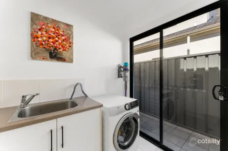 Property photo of 2 Nambucca Avenue West Lakes Shore SA 5020