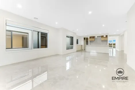 Property photo of 142 Yeungroon Boulevard Clyde North VIC 3978