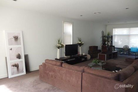 Property photo of 9 Stadium Circuit Mulgrave VIC 3170