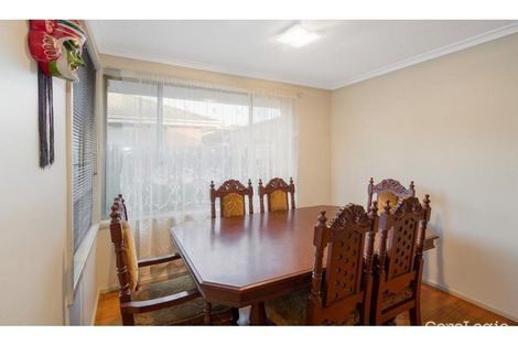 Property photo of 24 Risdon Drive Notting Hill VIC 3168